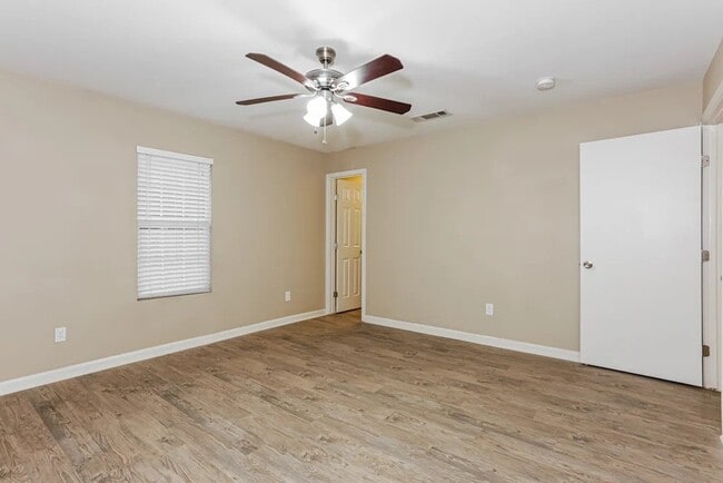 Building Photo - 2309 Tallowood Ct