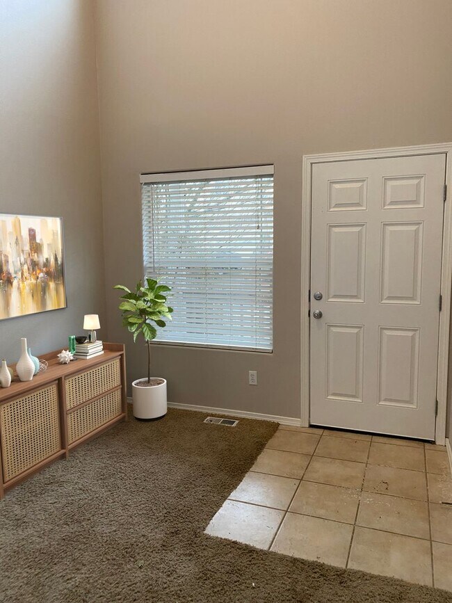 Building Photo - Roomy home in East Gresham!  Barlow school...