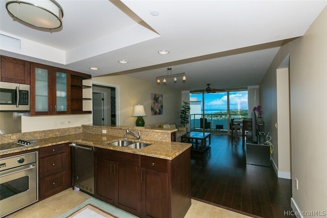 Photo - 1551 Ala Wai Blvd House