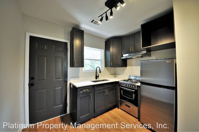 Building Photo - 2 br, 1 bath House - 29 Little St Se, Unit 12