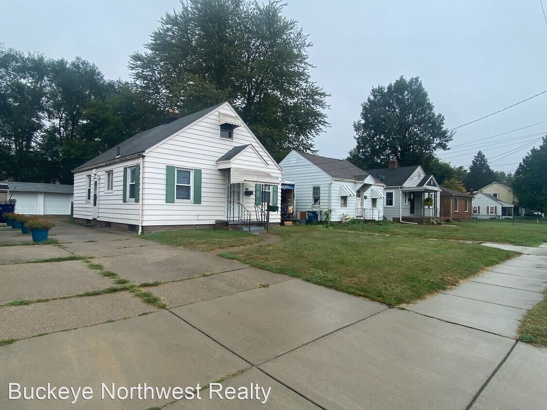 2 br, 1 bath House 3816 Almeda St House Rental in Toledo, OH