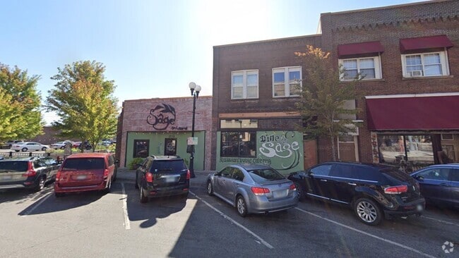 Building Photo - 606 Laurel St