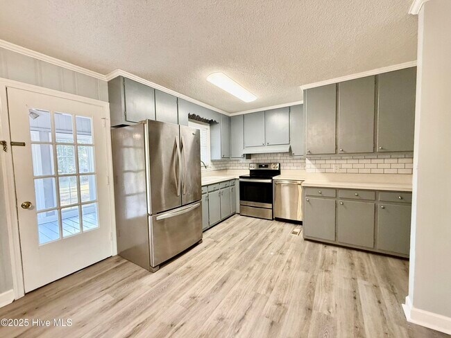 Foto del edificio - 808 Aspen Ln
