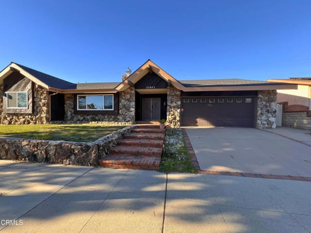 Building Photo - 10945 Kings Rd