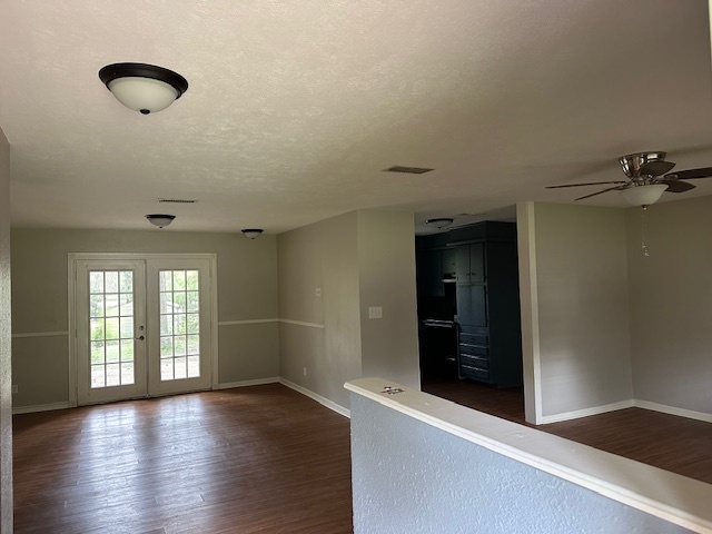 Building Photo - 801 Old Orchard Dr