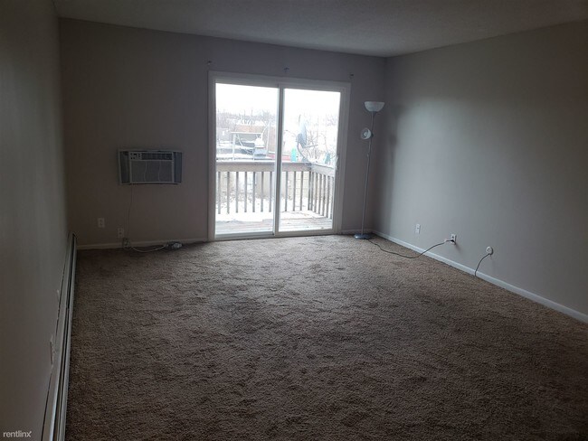 Building Photo - 2 br, 1 bath Condo - 1645 N Marywood Ave