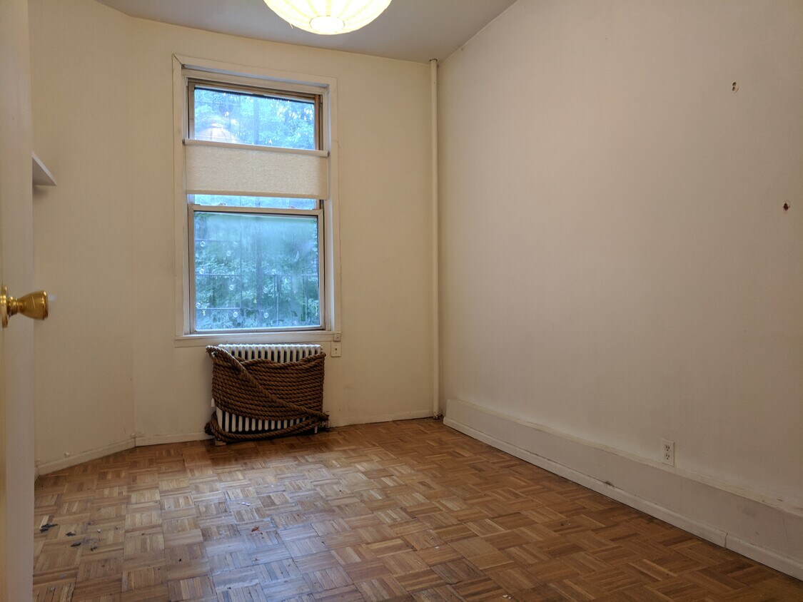 Primary Photo - 252 Kingsland Ave