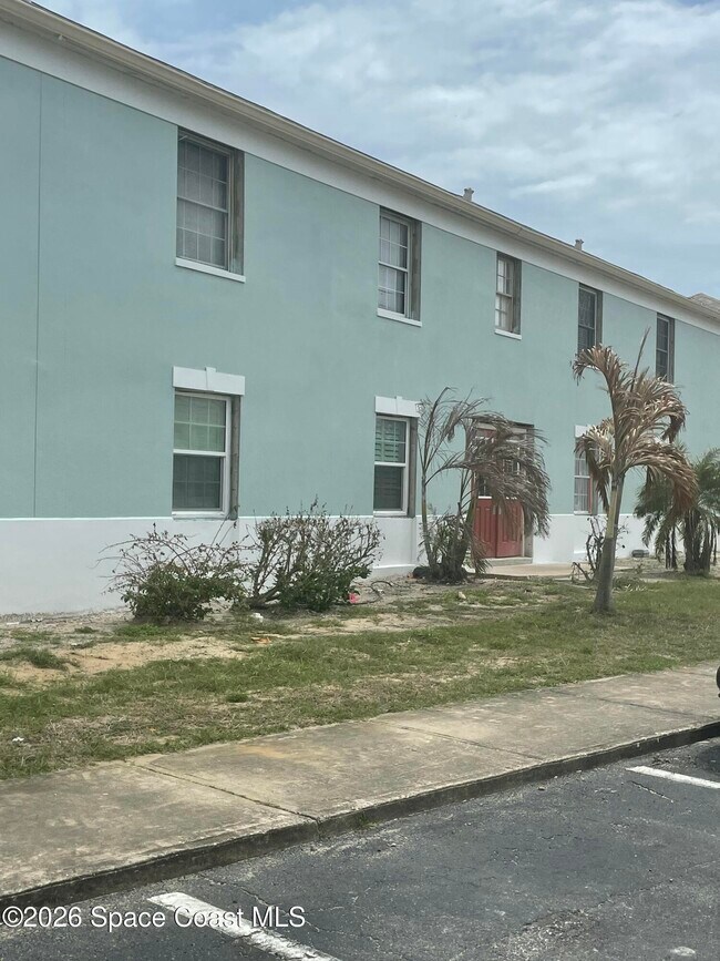 Foto del edificio - 115 E Colonial Ct