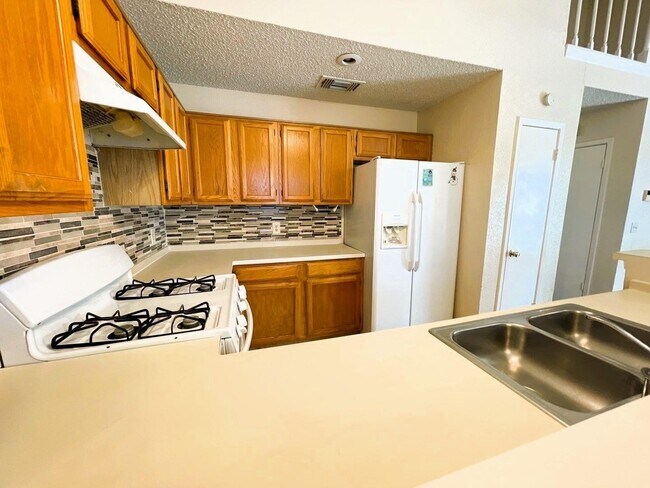 Foto del edificio - 2814 Great Lakes Ave