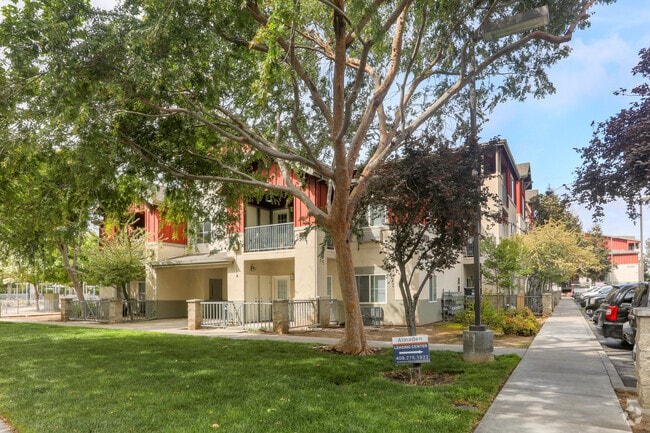 Entrance - Almaden