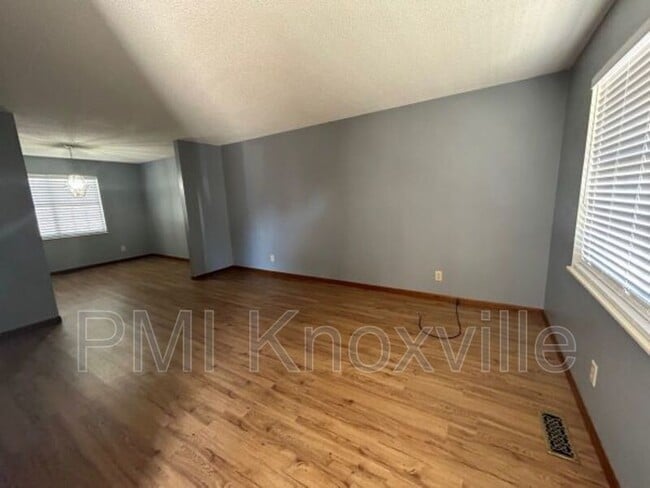 Building Photo - 1427 Moorgate Dr