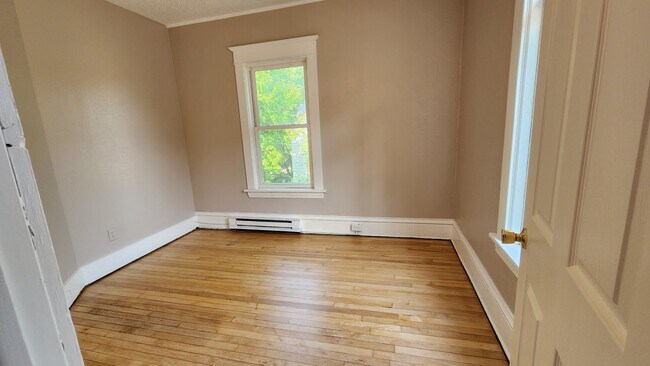 Front bedroom - 1422 26th Ave N