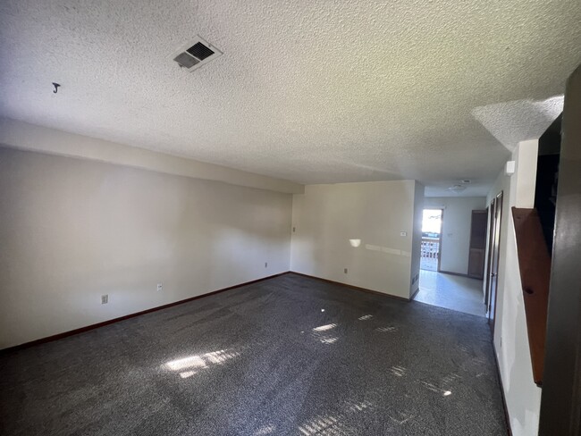 Living Room - 102 N Park St