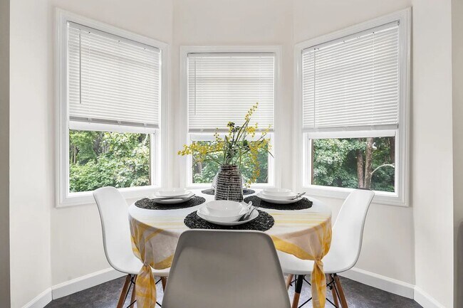 Building Photo - 49 Cedar St