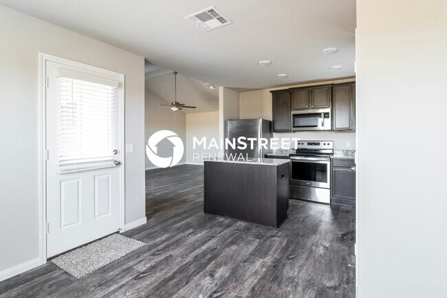 Foto del edificio - 4 Bedroom Pet-Friendly Home in Newcastle, OK with Main Street Renewal