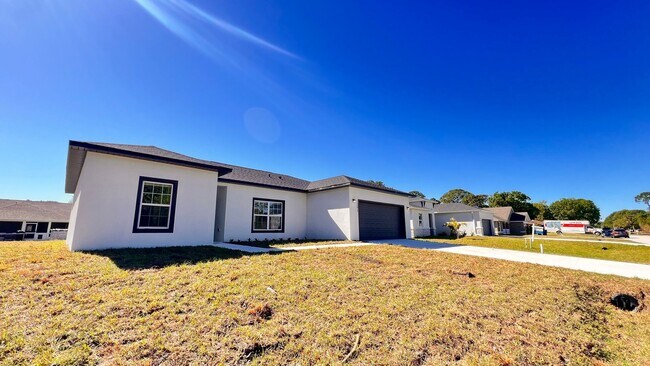Building Photo - BRAND NEW UPGRADED 3 BD / 2 BA Home in Pal...