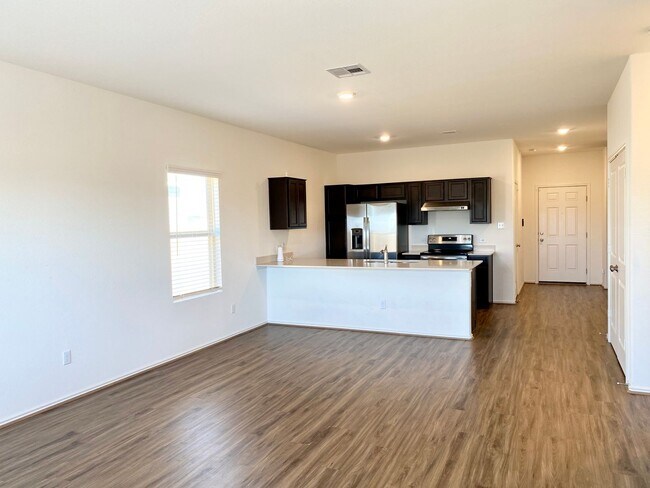 Foto del edificio - 3 bedroom, 2 bath, 1 story home