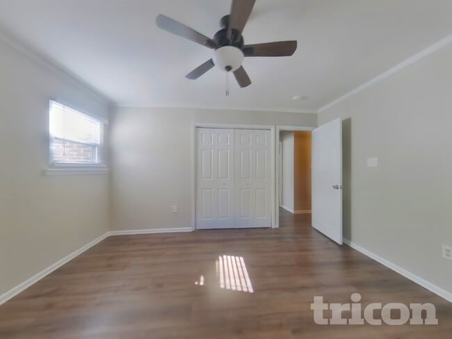 Building Photo - 9300 Overlook Cir