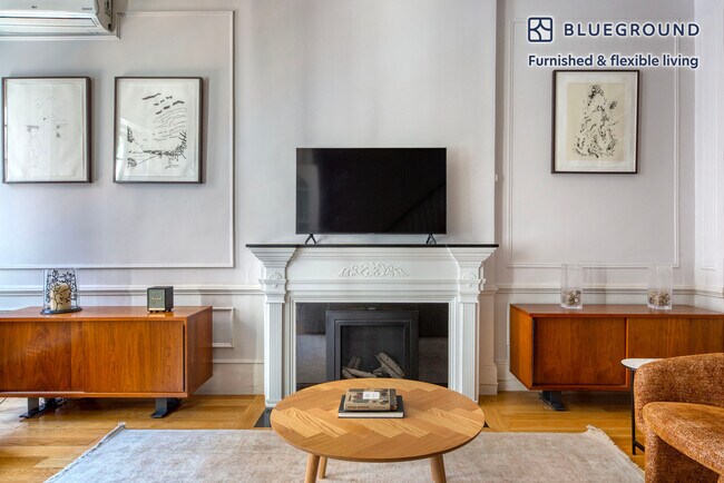 Building Photo - 132 E 38th St