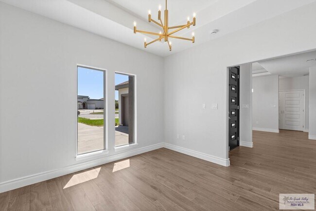 Foto del edificio - 2170 Portofino Blvd