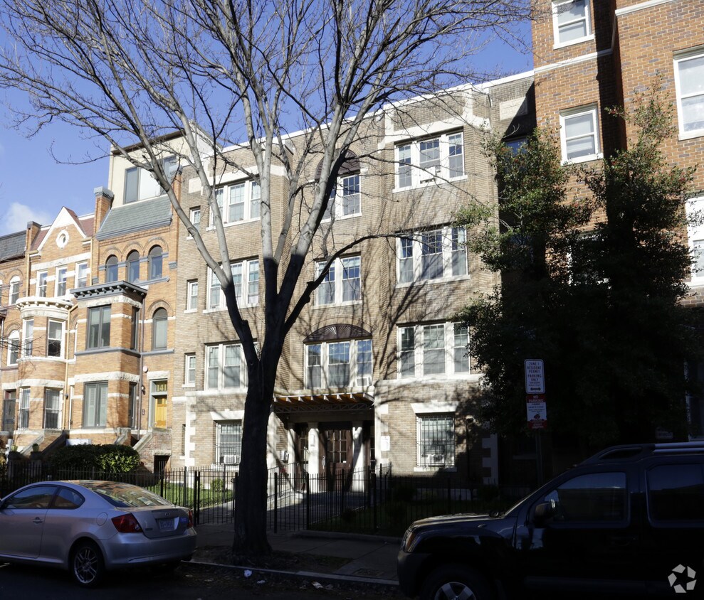 Foto del edificio - 1415 Girard St NW
