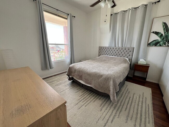 Foto del edificio - Charming Furnished Home - Short & Long Term Leasing
