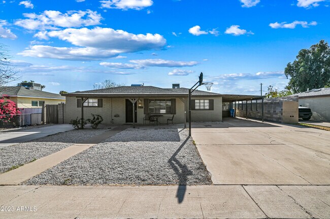 Building Photo - 2939 W Echo Ln