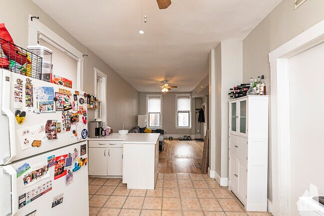 Building Photo - 2117 N Winchester Ave