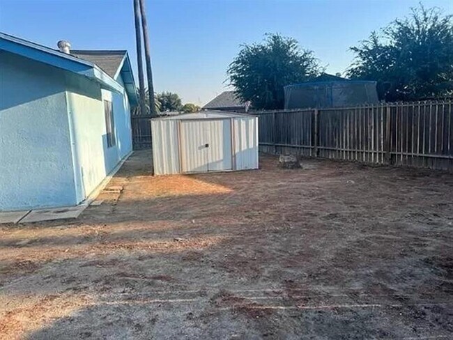 Building Photo - upgraded 3 bedroom, 2 bathroom