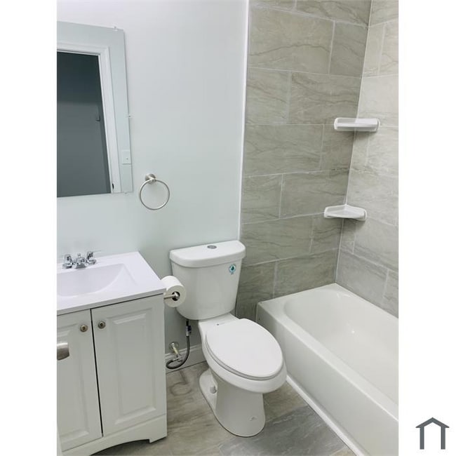 Foto del edificio - 820 N Lakewood Ave