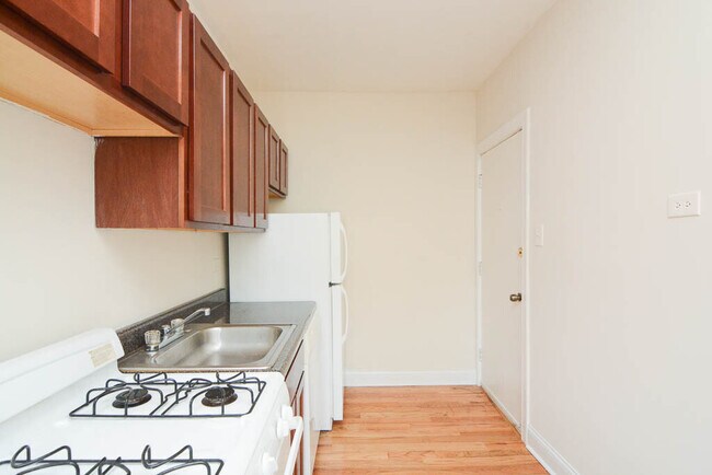 Building Photo - 2844 Orchard