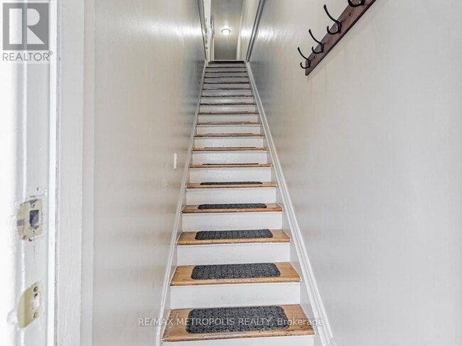 Building Photo - 2229A DUNDAS STREET W