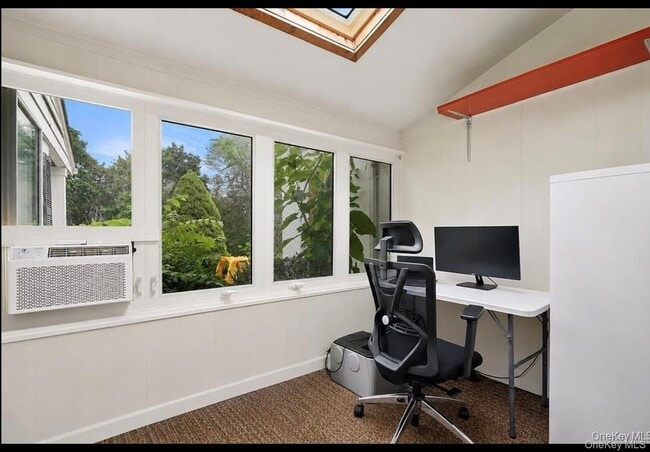 Foto del edificio - 14 Brisman Dr