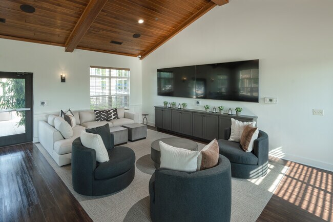 Sala de juegos - Salón multimedia - Enclave Apartments