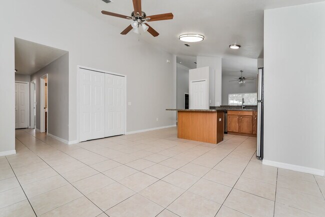 Building Photo - 3808 Kyle Dr