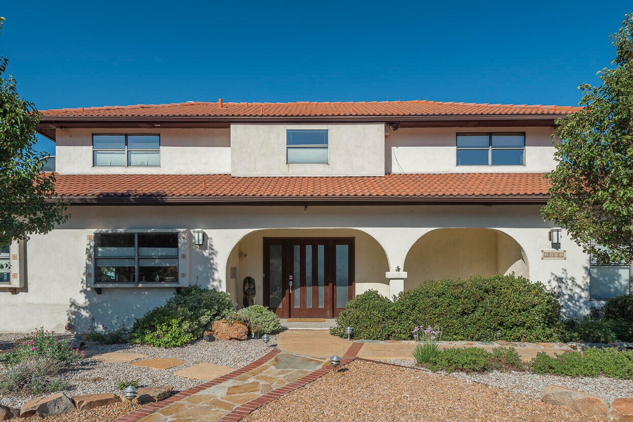 Foto principal - 1105 Rocky Point Ct NE