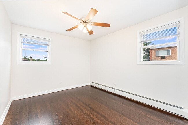 Foto del edificio - Charming 2-bedroom Condo in Skokie