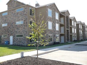 Building Photo - 426 W 200 N St