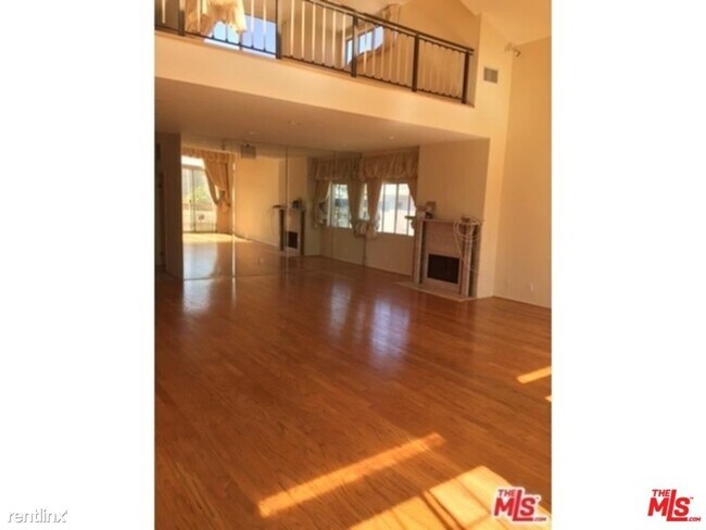 Building Photo - 2 br, 2 bath House - 923 Euclid St Apt 301