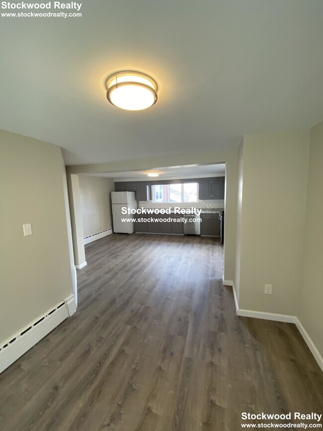 Foto del edificio - 38 Maplewood Ave