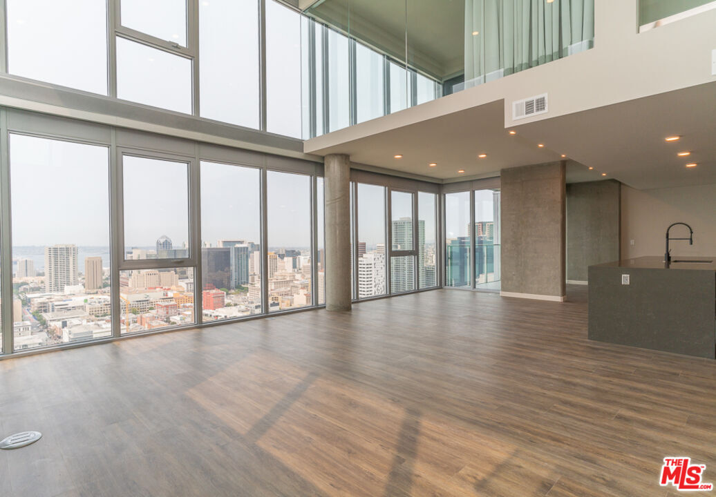 Foto principal - 601 Eleventh Ave