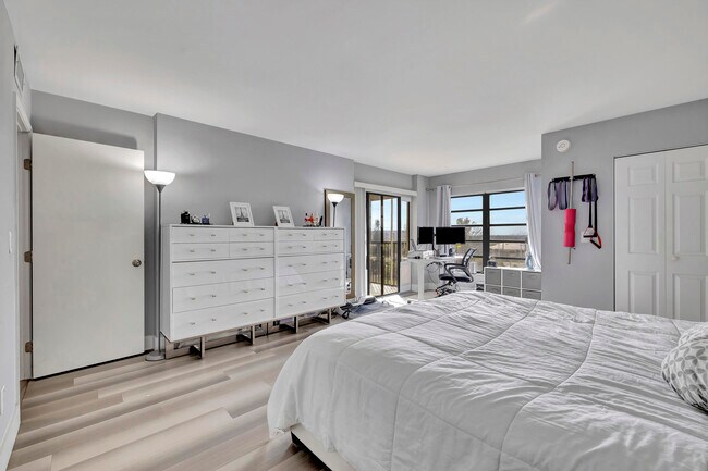 Foto del edificio - 2200 S Cypress Bend Dr