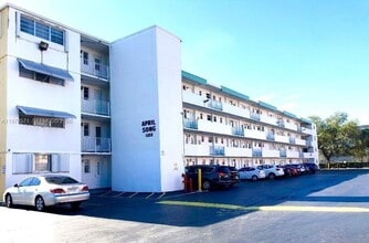 Building Photo - 1333 E Hallandale Beach Blvd