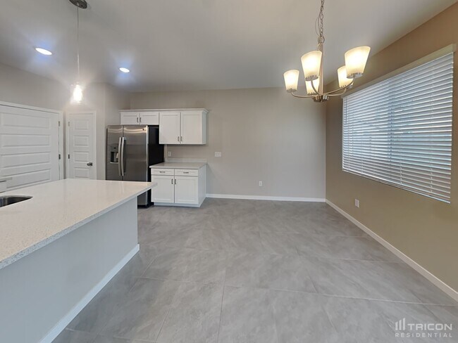 Foto del edificio - 1337 N Parkcrest