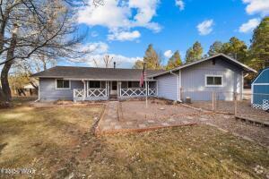Building Photo - 463 Larson Rd