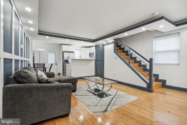 Building Photo - 1812 Woodbourne Ave