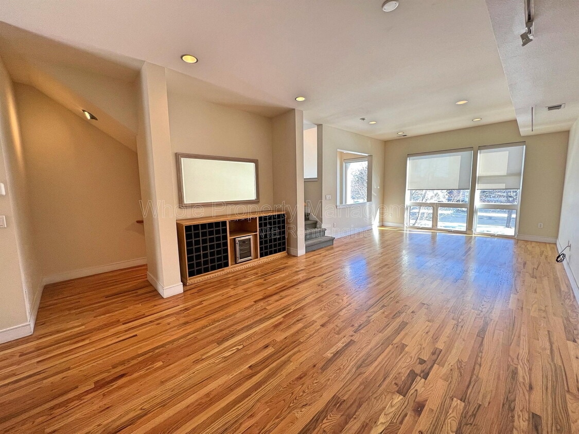 Photo - 2403 Bryant Street