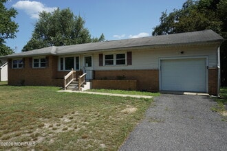 Building Photo - 1385 W Veterans Hwy