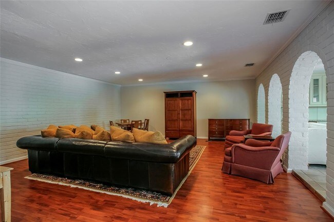 Building Photo - 2607 Tannehill Dr