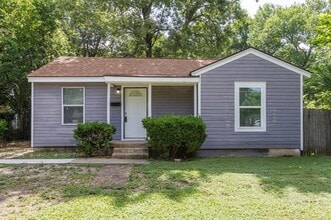 Building Photo - 1738 Oak Hill Cir